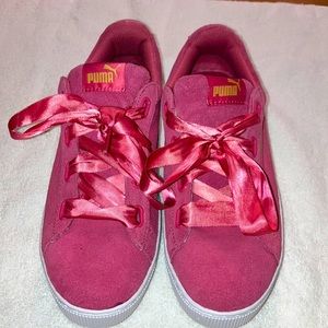 Puma size 9.5 with ribbon laces